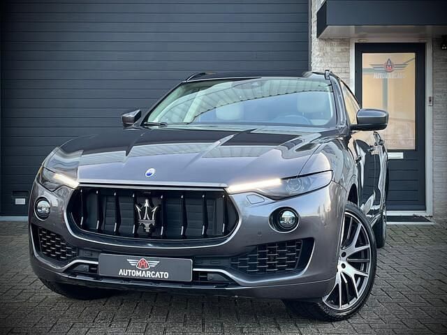 Grijs (metallic) Gebruikt 2018 Maserati Levante SUV | € 36.995 - Afbeelding 1/4