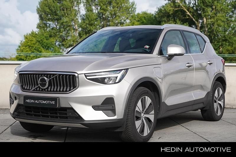 Grijs Gebruikt 2022 Volvo XC40 Plus SUV | € 34.995 (Duur) - Afbeelding 1/4