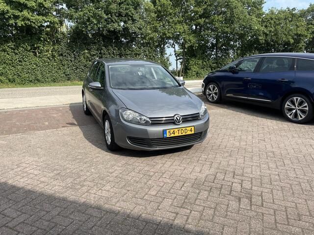 Grijs Gebruikt 2012 VW Golf VII Comfortline Hatchback | € 7.744 (Goede deal) - Afbeelding 1/4
