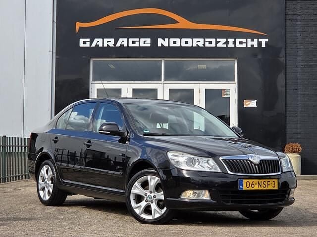 Zwart Gebruikt 2011 Skoda Octavia Business Line Hatchback | € 4.995 (Eerlijke prijs) - Afbeelding 1/4