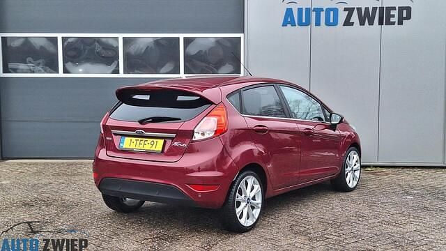 Occasion Ford Fiesta Titanium 101 PK (74 kW) 2014 Rood Hatchback