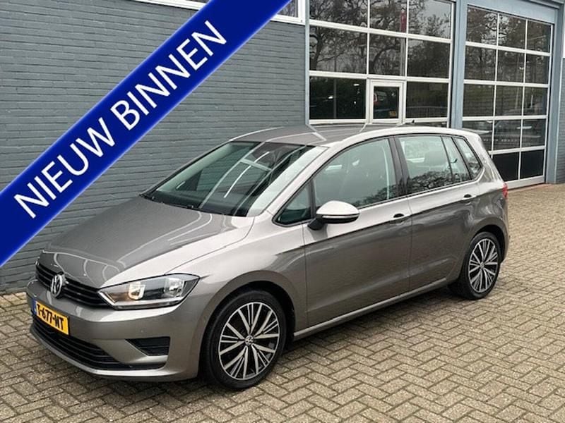 Grijs Occasion 2015 VW Golf Sportsvan Highline MPV | € 11.950 (Goede deal) - Afbeelding 1/4