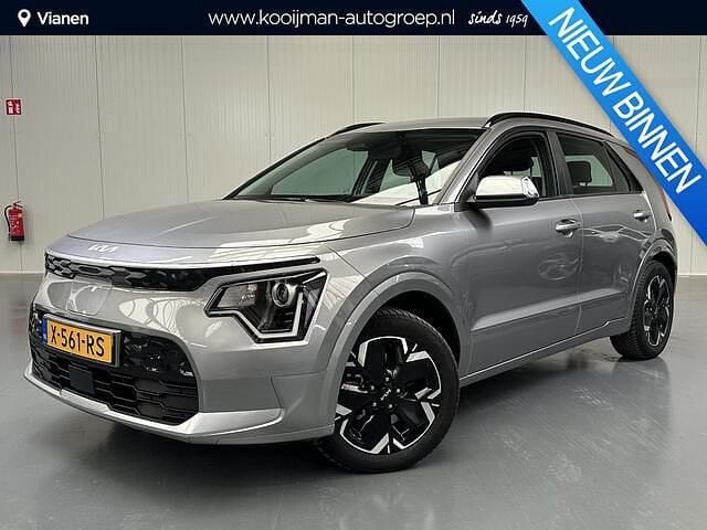 Grijs Gebruikt 2022 Kia e-Niro Silver SUV | € 29.950 (Eerlijke prijs) - Afbeelding 1/4