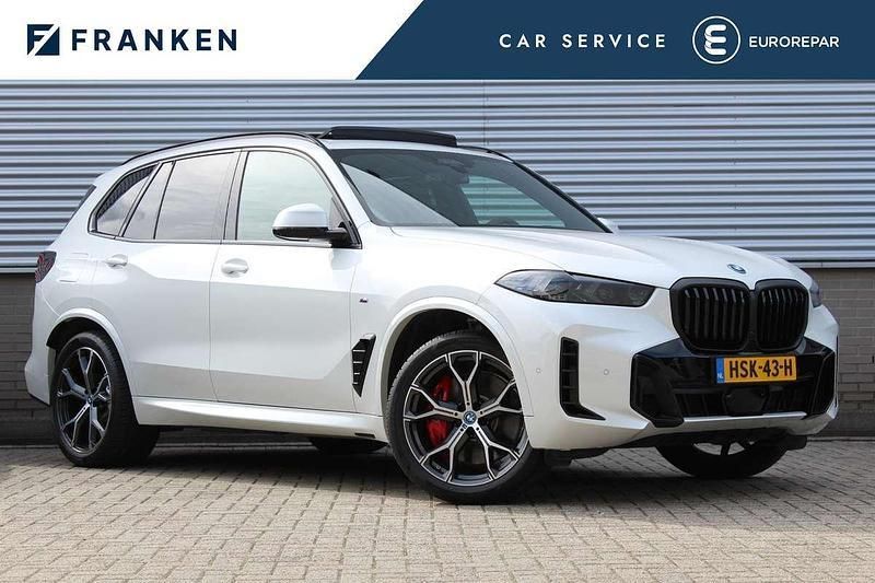 Wit, metallic lak Gebruikt 2025 BMW X5 M Sport SUV | € 102.000 (Super prijs) - Afbeelding 1/4