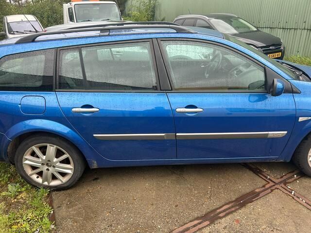 Occasion Renault Mégane GrandTour Luxe 135 PK (99 kW) 2005 Blauw Stationwagen
