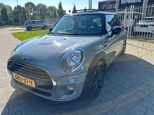 Grijs Gebruikt 2015 Mini Cooper Business Hatchback | € 13.950 (Goede deal) - Afbeelding 1/4