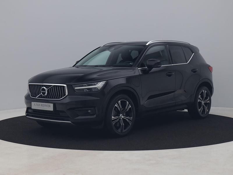 Zwart Gebruikt 2021 Volvo XC40 Inscription SUV | € 28.900 (Super prijs) - Afbeelding 1/4
