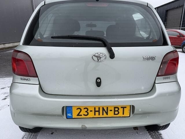 Occasion Toyota Yaris Sol 86 PK (63 kW) 2001 Groen (metallic) Hatchback