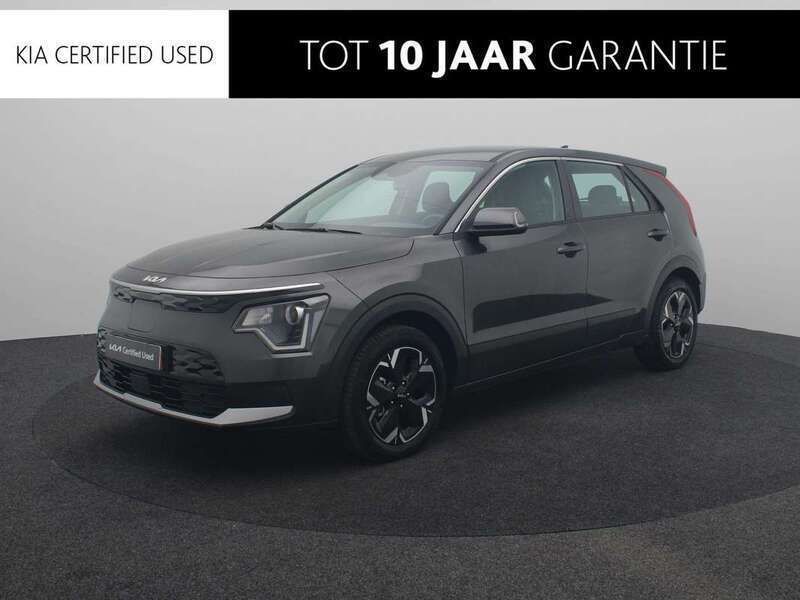 Grijs Gebruikt 2024 Kia e-Niro Light SUV | € 34.440 (Goede deal) - Afbeelding 1/4