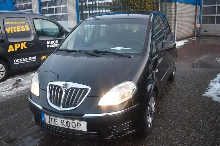 Gebruikt 2010 Lancia Musa MPV | € 3.750 (Eerlijke prijs) - Afbeelding 1/4