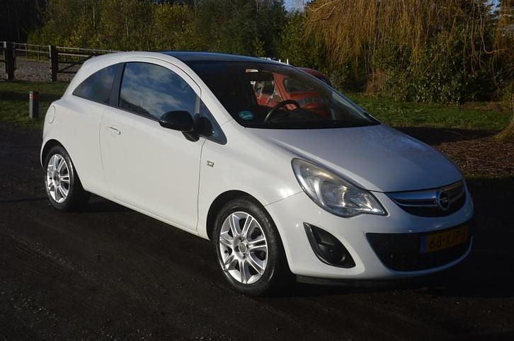 Occasion Opel Corsa 86 PK (63 kW) 2012 Wit Hatchback