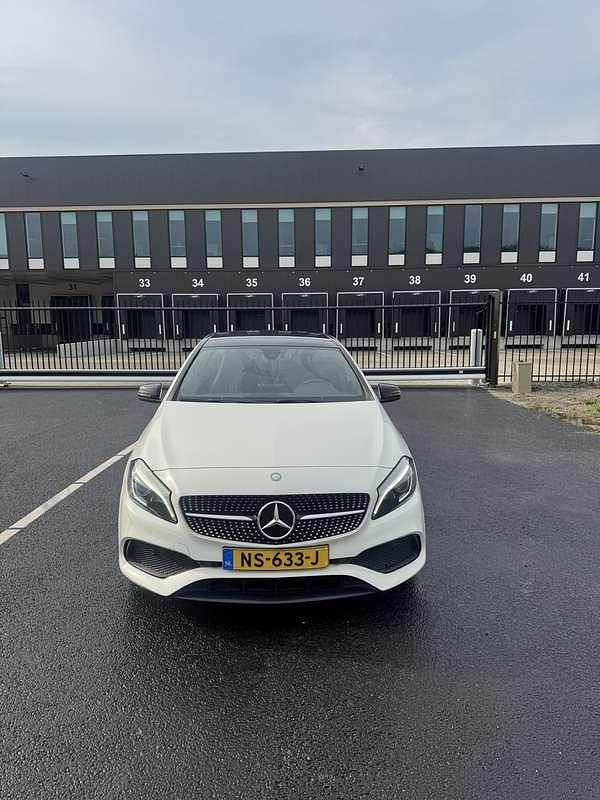 Wit Gebruikt 2017 Mercedes A180 Stationwagen | € 14.995 (Eerlijke prijs) - Afbeelding 1/4