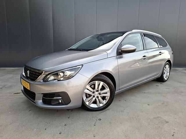 Grijs Gebruikt 2017 Peugeot 308 Stationwagen | € 8.450 (Eerlijke prijs) - Afbeelding 1/4
