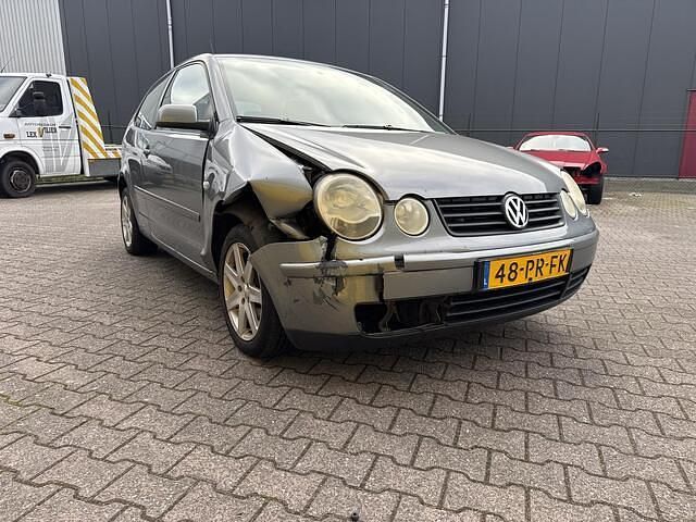 Occasion VW Polo 75 PK (55 kW) 2004 Grijs (metallic) Hatchback