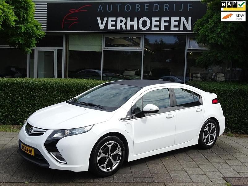 Wit (metallic) Gebruikt 2013 Opel Ampera Hatchback | € 7.950 (Eerlijke prijs) - Afbeelding 1/4
