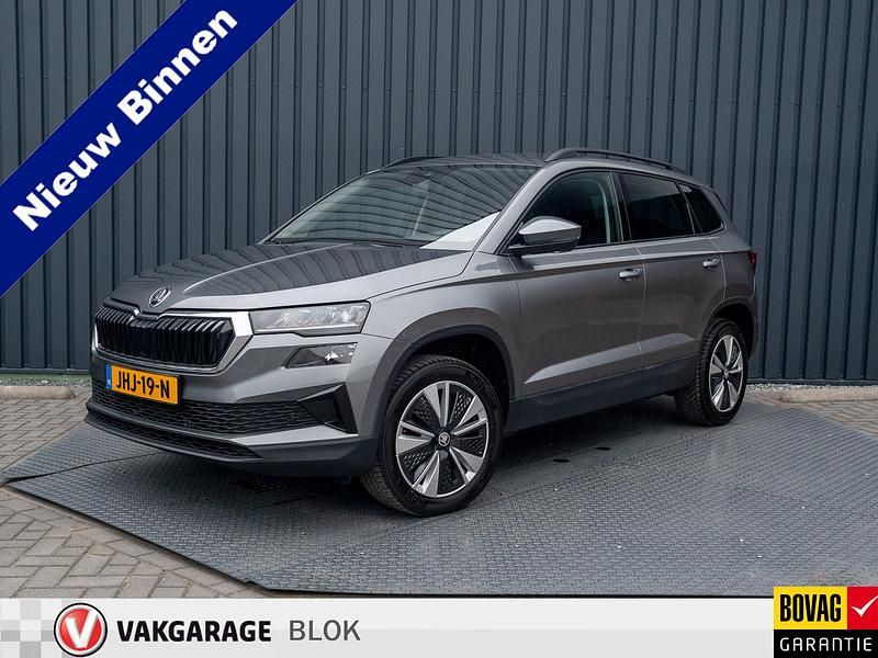Grijs Gebruikt 2023 Skoda Karoq Business Line SUV | € 28.745 (Goede deal) - Afbeelding 1/4