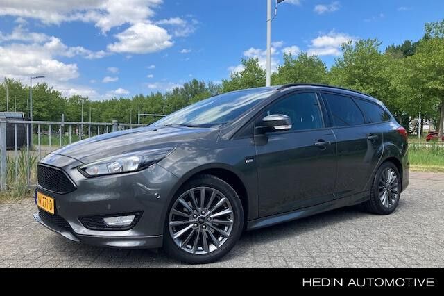 Grijs Gebruikt 2017 Ford Focus ST-Line Stationwagen | € 15.995 (Eerlijke prijs) - Afbeelding 1/4