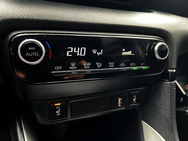 Occasion Toyota Yaris Executive 93 PK (68 kW) 2022 Blauw Hatchback