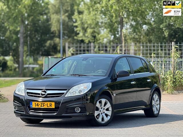 Zwart Gebruikt 2008 Opel Signum Executive Stationwagen | € 5.950 - Afbeelding 1/4