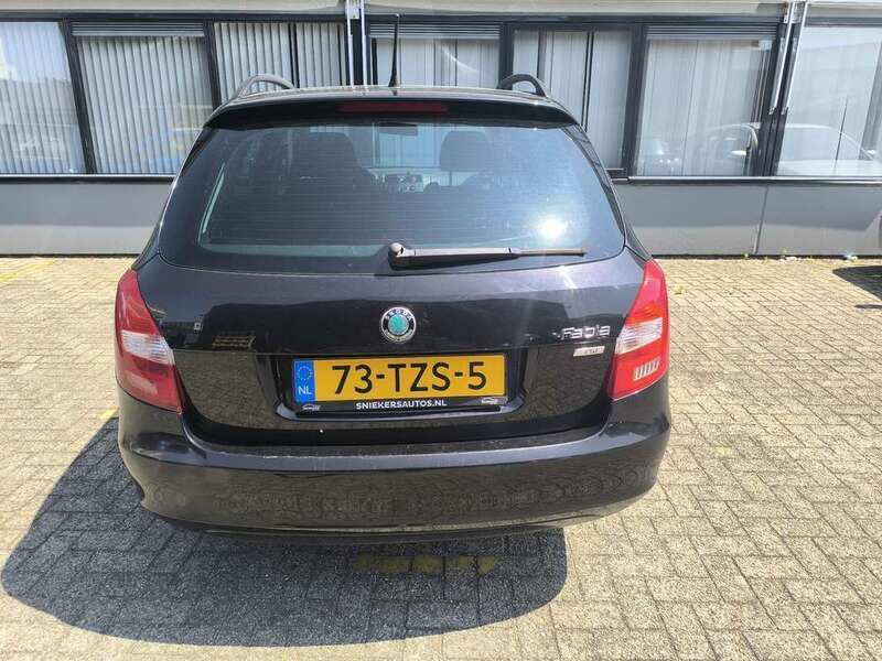 Zwart Gebruikt 2012 Skoda Fabia Dynamic Stationwagen | € 1.500 (Super prijs) - Afbeelding 1/4