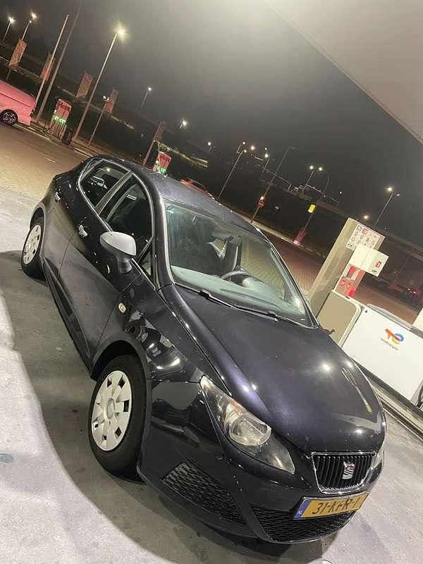 Zwart Gebruikt 2009 Seat Ibiza MPV | € 3.500 (Eerlijke prijs) - Afbeelding 1/4