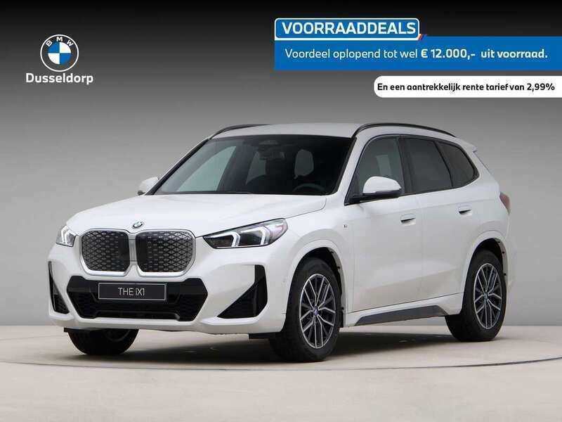 Wit, metallic lak Nieuw 2025 BMW iX1 M Sport SUV | € 55.950 (Super prijs) - Afbeelding 1/4
