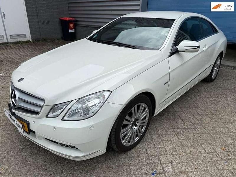 Wit Gebruikt 2009 Mercedes E350 Elegance Coupé | € 9.950 (Eerlijke prijs) - Afbeelding 1/4