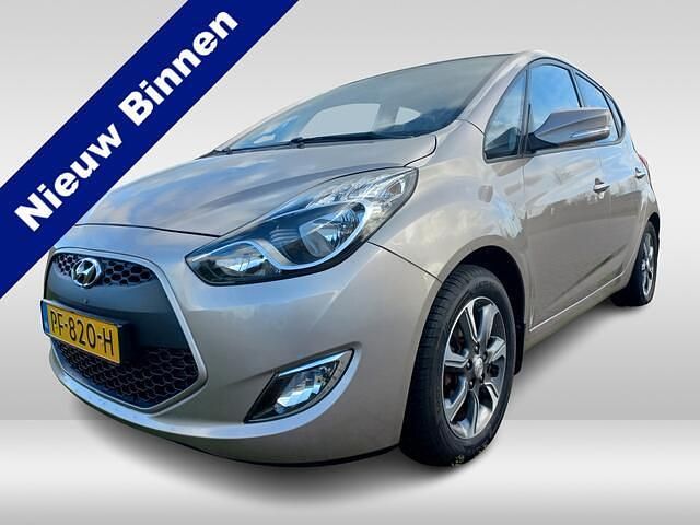 Grijs Gebruikt 2017 Hyundai ix20 GO! Hatchback | € 12.950 (Eerlijke prijs) - Afbeelding 1/4