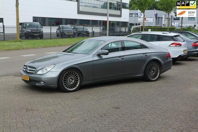 Grijs Gebruikt 2010 Mercedes CLS350 Prestige Sedan | € 6.450 - Afbeelding 1/4