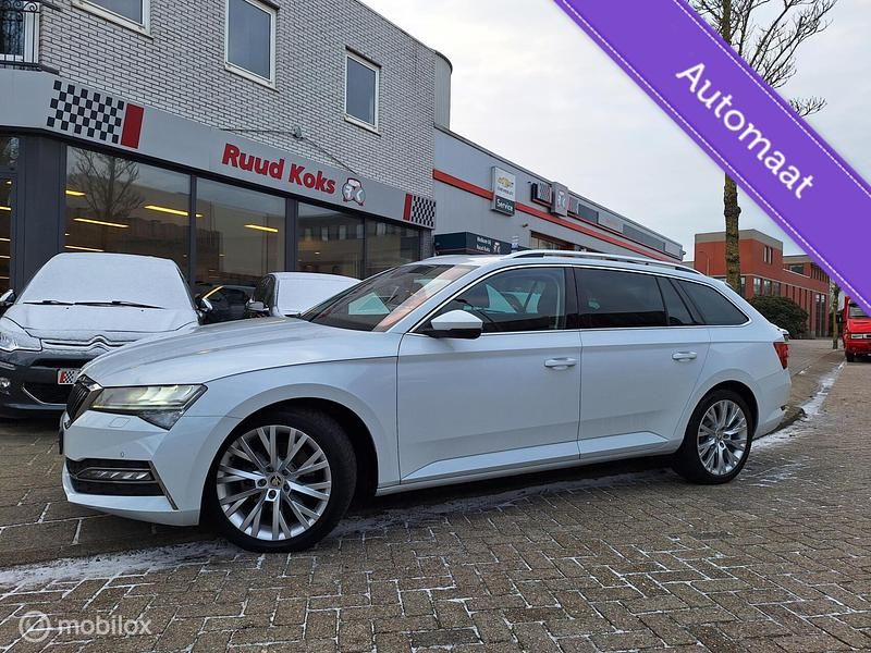 Wit Occasion 2020 Skoda Superb Business Line Stationwagen | € 19.849 (Eerlijke prijs) - Afbeelding 1/4