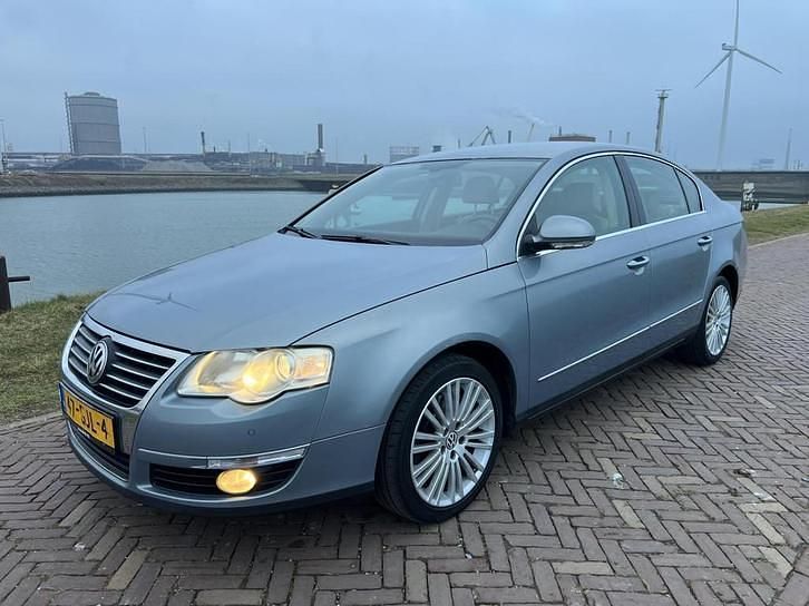 Occasion VW Passat Highline 160 PK (117 kW) 2008 Grijs Sedan
