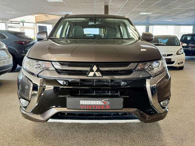Occasion Mitsubishi Outlander P-HEV 204 PK (150 kW) 2018 Bruin SUV