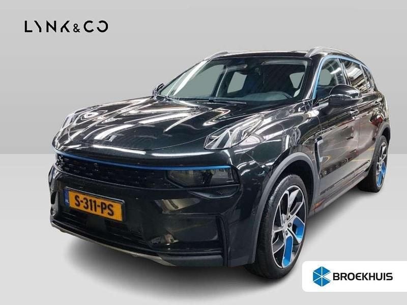 Zwart Gebruikt 2023 Lynk & Co 01 SUV | € 27.400 (Iets duurder) - Afbeelding 1/4