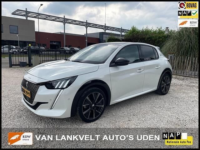 Wit Gebruikt 2022 Peugeot 208 GT-line Hatchback | € 19.950 (Eerlijke prijs) - Afbeelding 1/4