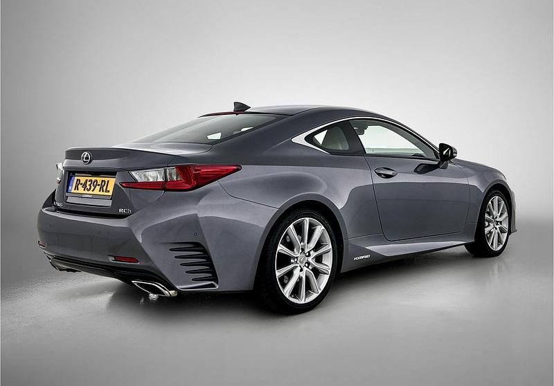 Occasion Lexus RC300h Luxury Line 223 PK (164 kW) 2016 Grijs metallic Coupé