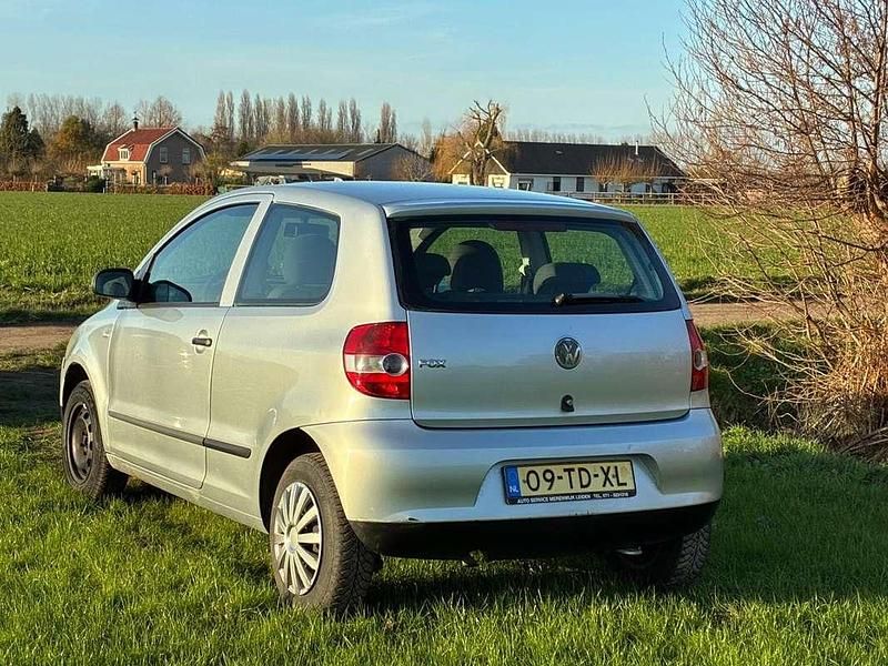 Occasion VW Fox 54 PK (39 kW) 2005 Zilver Hatchback
