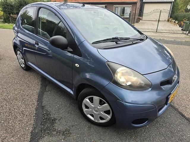 Occasion Toyota Aygo 68 PK (50 kW) 2009 Blauw Hatchback