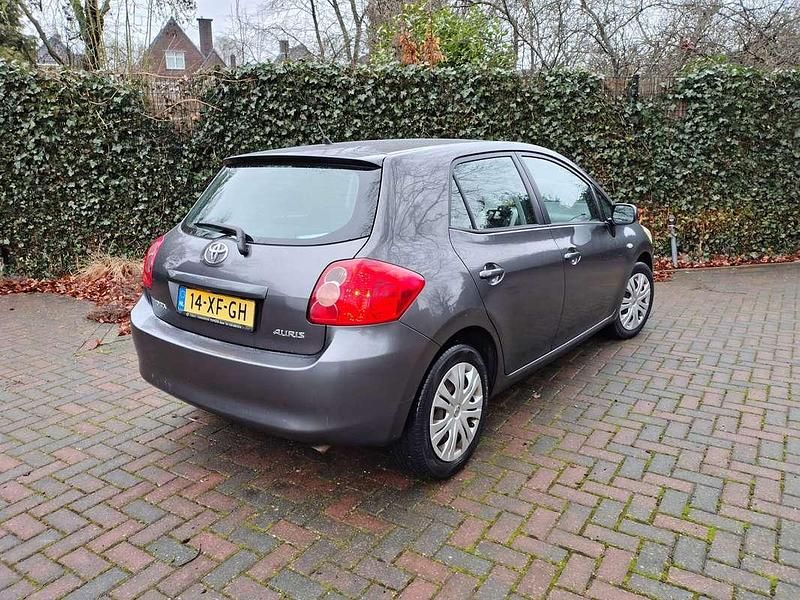 Occasion Toyota Auris Business Edition 124 PK (91 kW) 2007 Grijs Hatchback