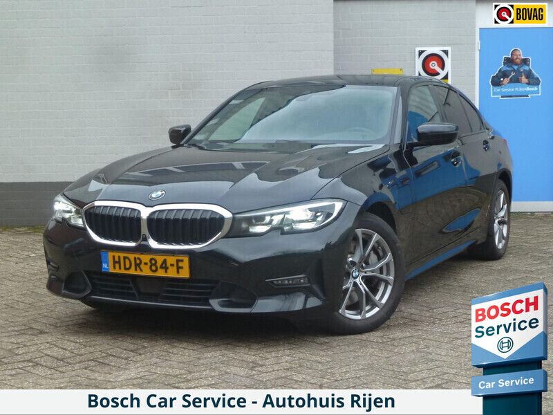 Zwart Gebruikt 2025 BMW 330e Sport Line Sedan | € 29.945 - Afbeelding 1/4