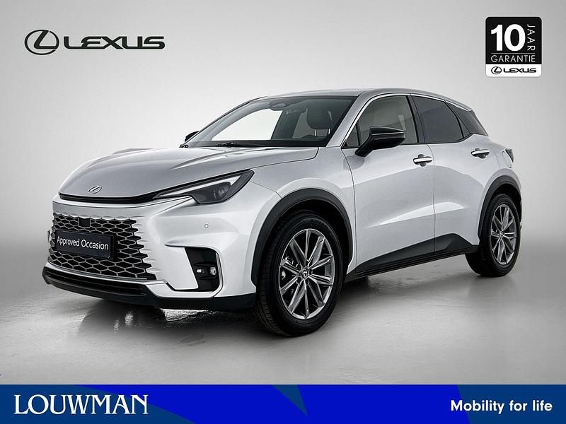 Grijs metallic Gebruikt 2024 Lexus LBX SUV | € 35.950 (Eerlijke prijs) - Afbeelding 1/4