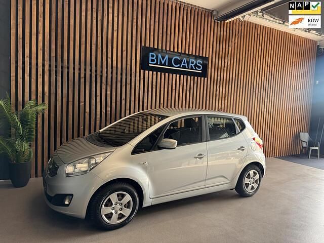 Grijs Gebruikt 2010 Kia Venga Hatchback | € 3.995 (Eerlijke prijs) - Afbeelding 1/4