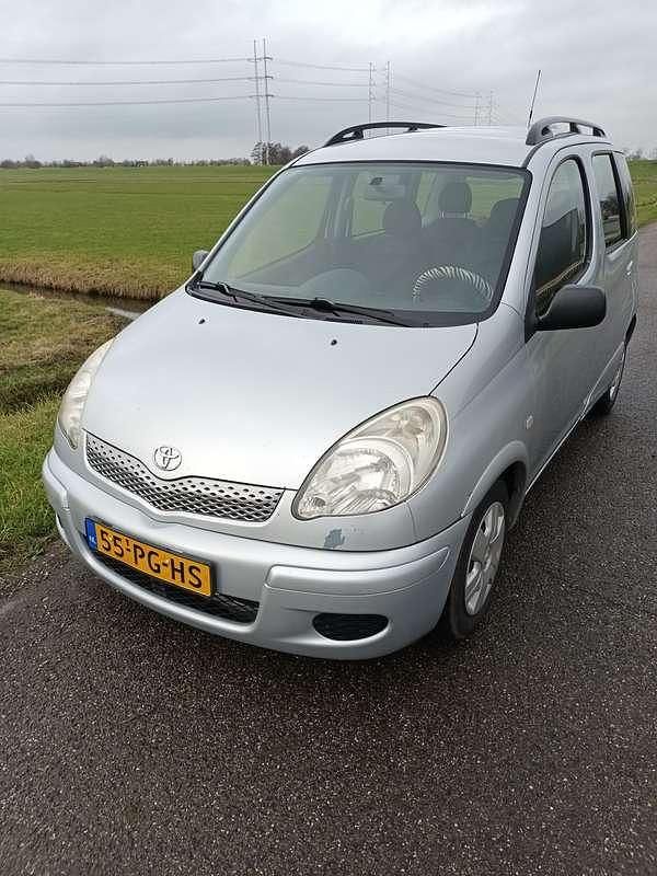 Occasion Toyota Yaris Terra 84 PK (61 kW) 2004 Zilver Stationwagen