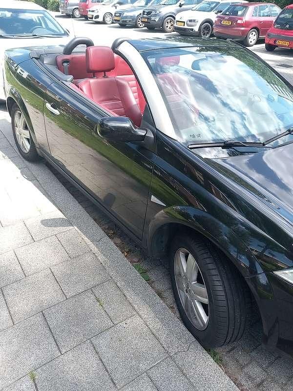 Zwart Occasion 2004 Renault Mégane Cabriolet Luxe Cabriolet | € 950 (Goede deal) - Afbeelding 1/4