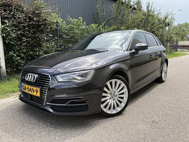 Bruin Gebruikt 2015 Audi A3 Sportback Ambition Hatchback | € 9.999 (Super prijs) - Afbeelding 1/4