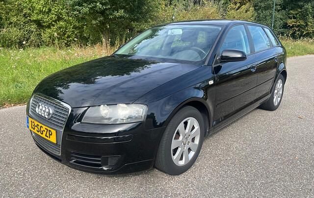 Zwart Gebruikt 2006 Audi A3 Sportback Attraction Hatchback | € 1.750 (Eerlijke prijs) - Afbeelding 1/4