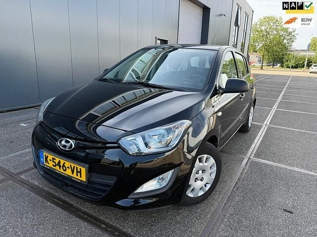 Zwart Gebruikt 2015 Hyundai i20 Hatchback | € 5.250 (Super prijs) - Afbeelding 1/4