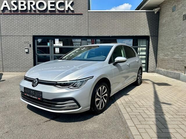 Zilver Gebruikt 2022 VW Golf VIII Active Sedan | € 24.900 (Goede deal) - Afbeelding 1/4