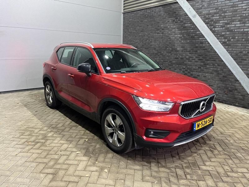 Occasion Volvo XC40 Momentum 163 PK (119 kW) 2021 Rood SUV