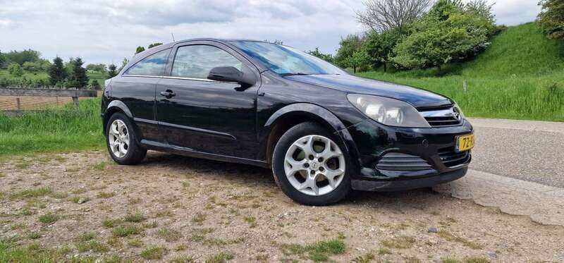 Zwart Gebruikt 2005 Opel Astra Sport Coupé | € 1.150 (Super prijs) - Afbeelding 1/4