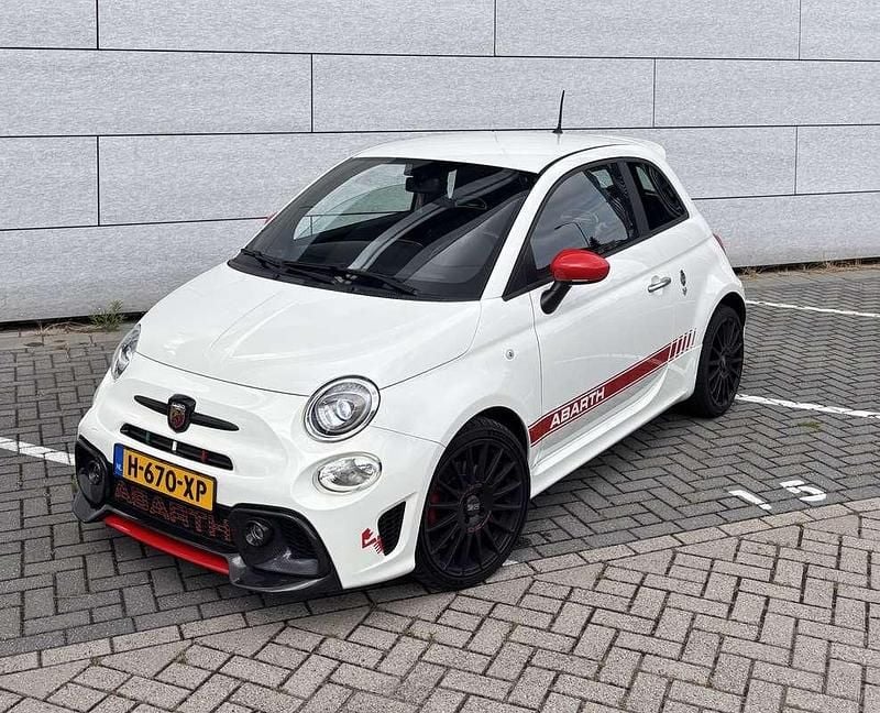 Wit Gebruikt 2019 Abarth 595 Hatchback | € 16.000 (Super prijs) - Afbeelding 1/4